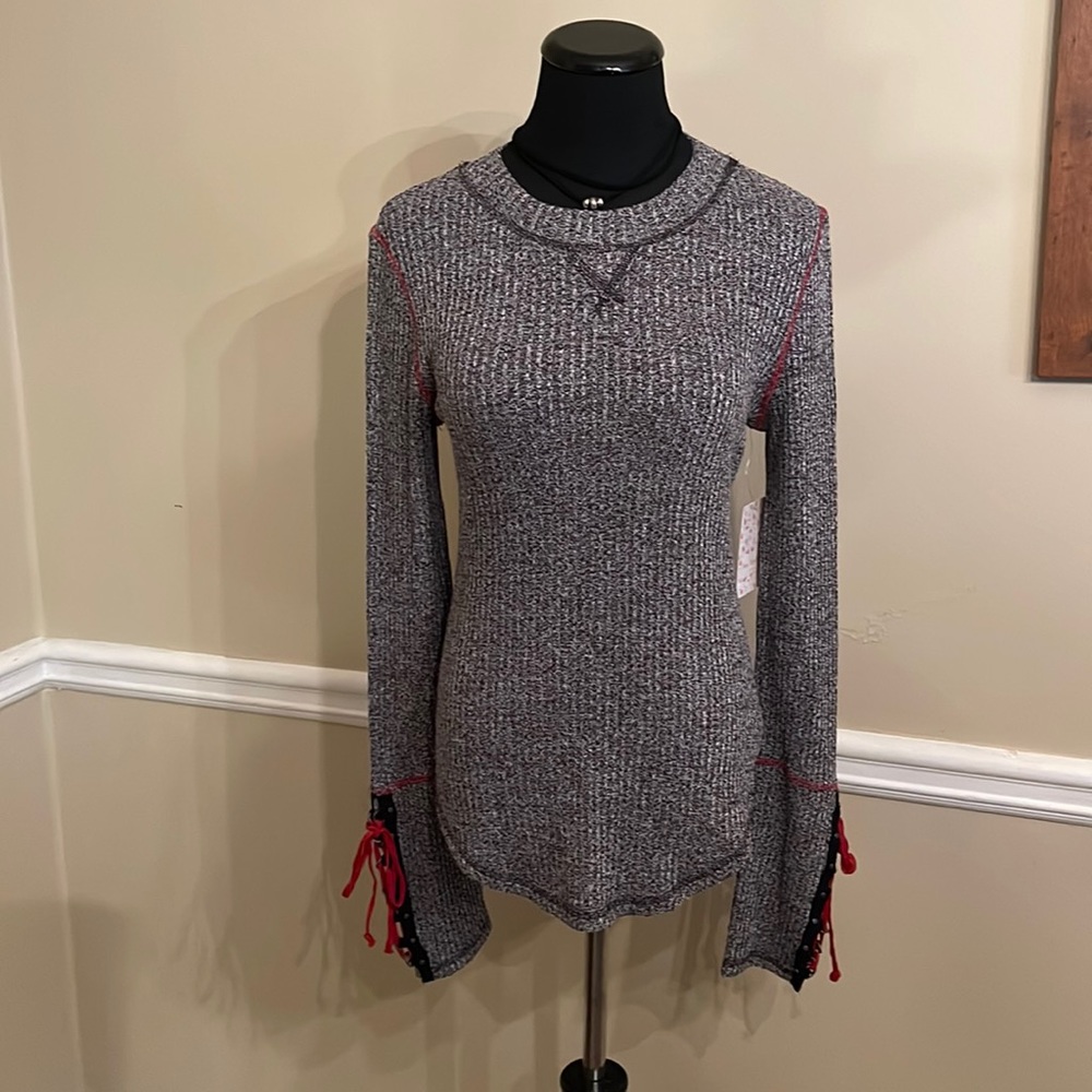 Free People NWT Black Heather long sleeve tee with red accents & metal rings